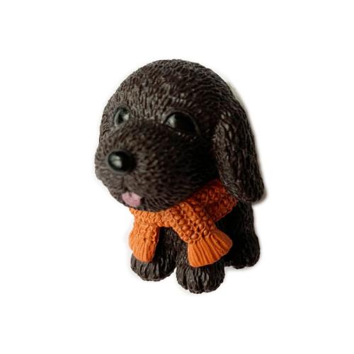 Piesek Broholmer z pomarańczowym szalikiem 2.jpg