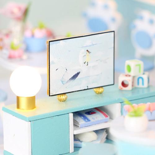 Miniaturowy domek - Błękitne niebo