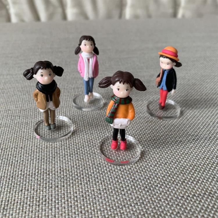 Dziewczynka na spacerze.jpg