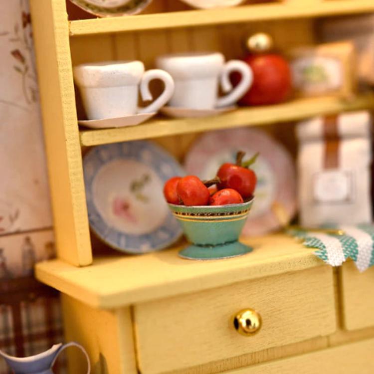 Miniaturowy domek - Słoneczne popołudnie