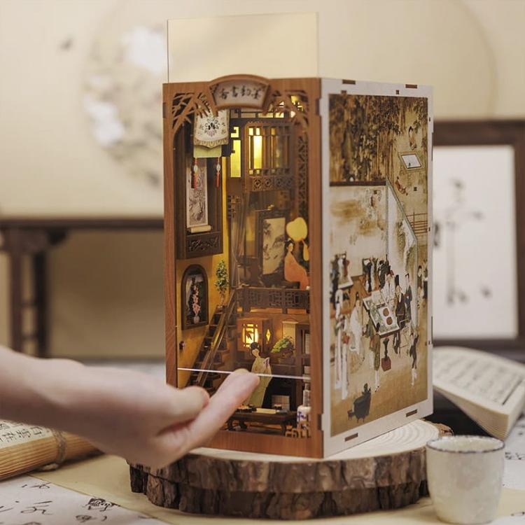 Altana Białej Orchidei*- Book Nook CuteBee