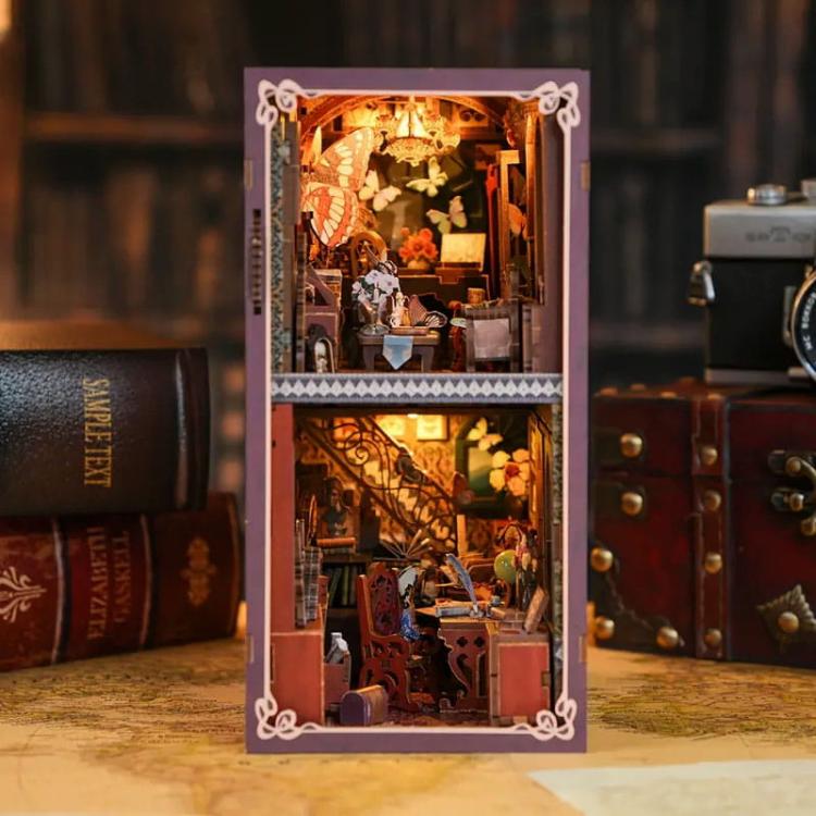 Muzeum motyli*- Miniaturowy domek Book Nook Aslowsnail