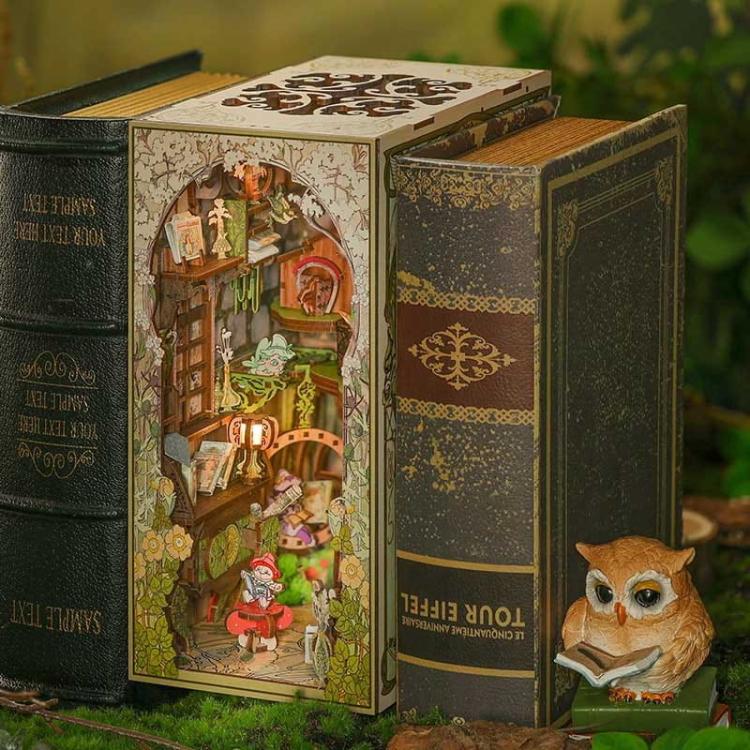 Siódme niebo - Miniaturowy domek Book Nook CuteBee