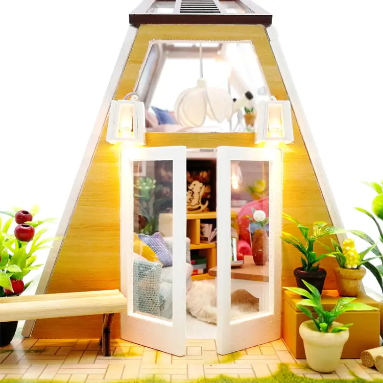 Miniaturowy domek Domek nad jeziorem