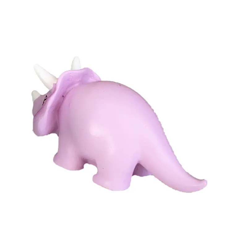 Dinosaur Triceratops fioletowy 3.jpg