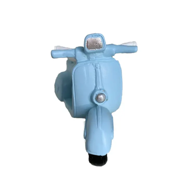 Skuter Vespa niebieska 2.jpg