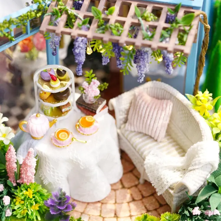 Miniaturowy domek - Różana herbaciarnia