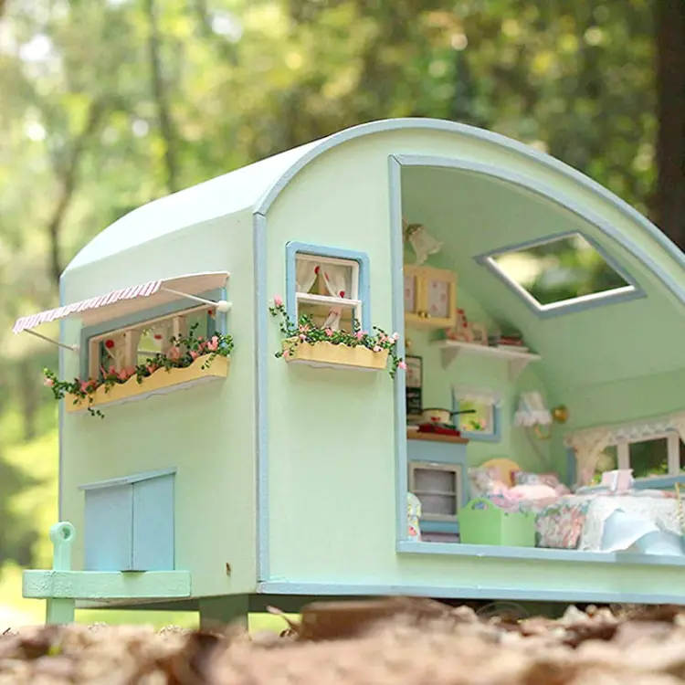 Miniaturowy domek - Wakacje na kempingu