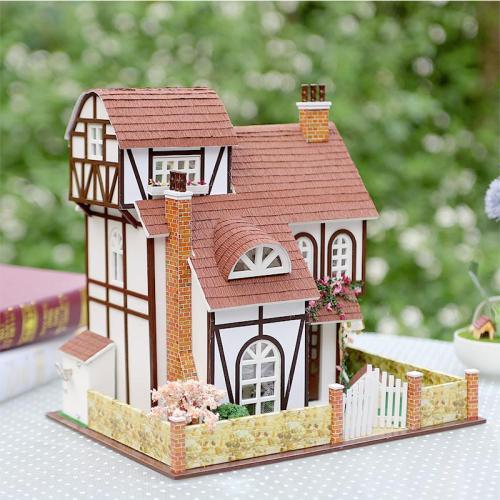 Miniaturowy domek - Dom na farmie tulipanów