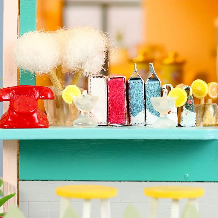 Miniaturowy domek - Landrynkowy świat