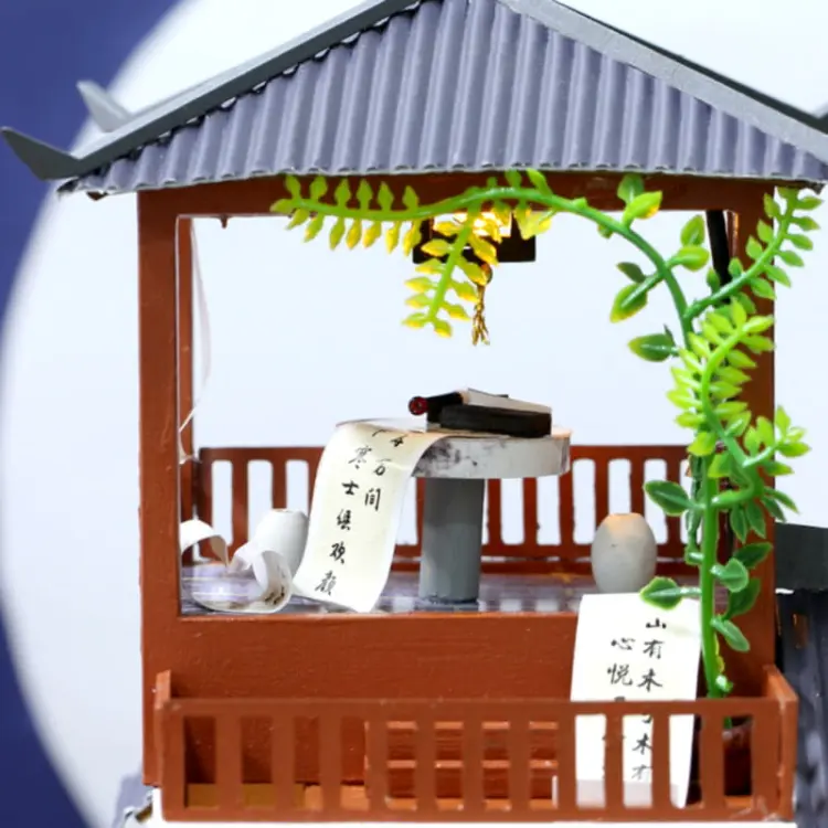 Miniaturowy domek - Pałac Letni