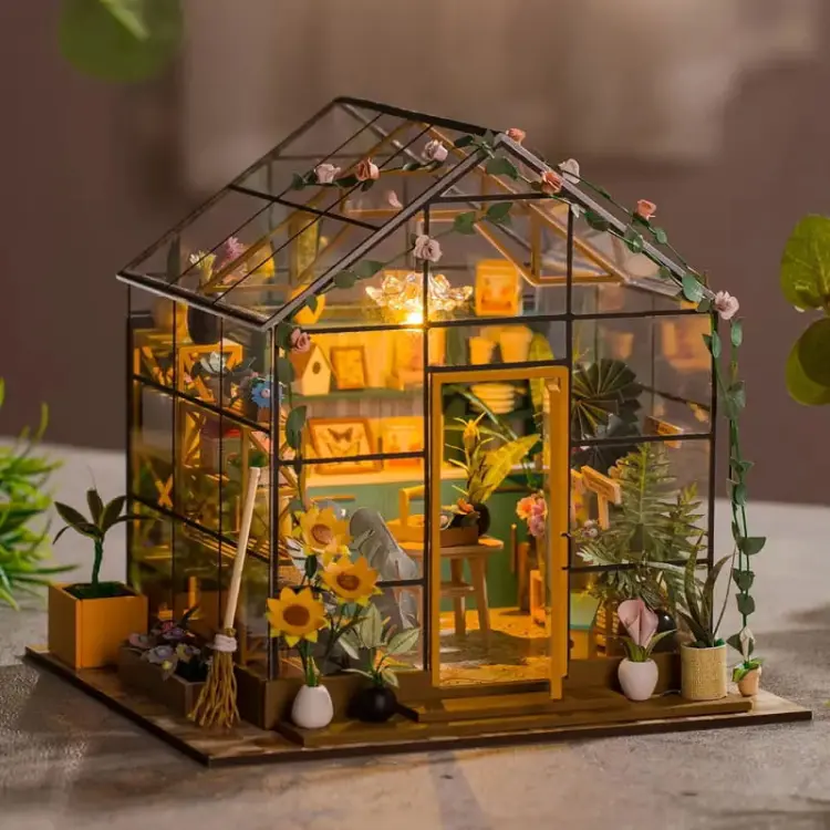 Kolorowa szklarnia*- Miniaturowy domek