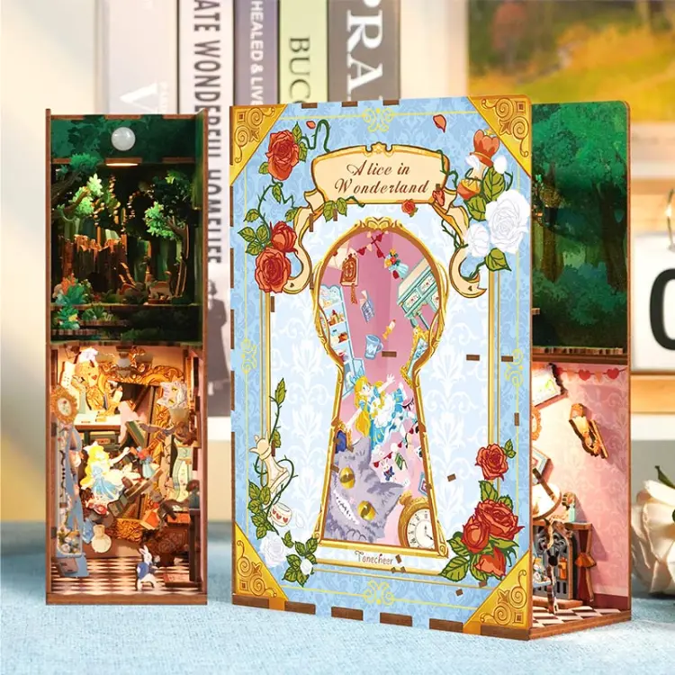 Alicja w Krainie Czarów - Book Nook Tonecheer
