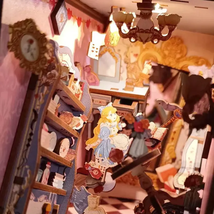 Alicja w Krainie Czarów - Book Nook Tonecheer