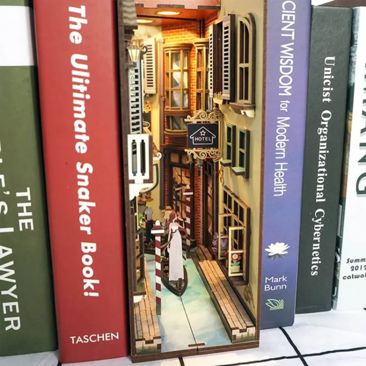 Podróż do Wenecji - Book Nook Tonecheer