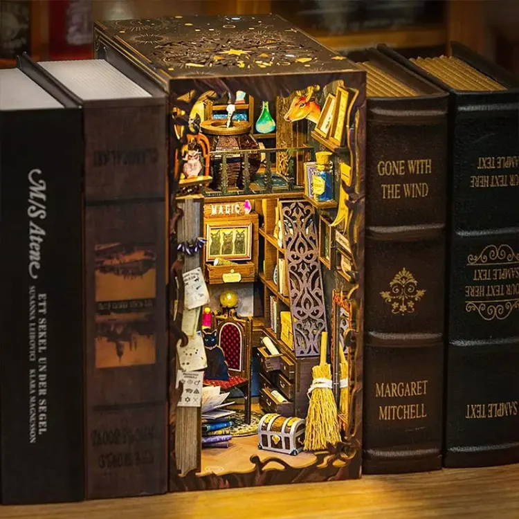 Magiczna apteka* - Book Nook CuteBee