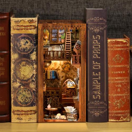Klimatyczna księgarnia*- Book Nook CuteBee