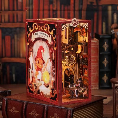 Pokój Wspólny Szkoły Magii*- Book Nook CuteBee