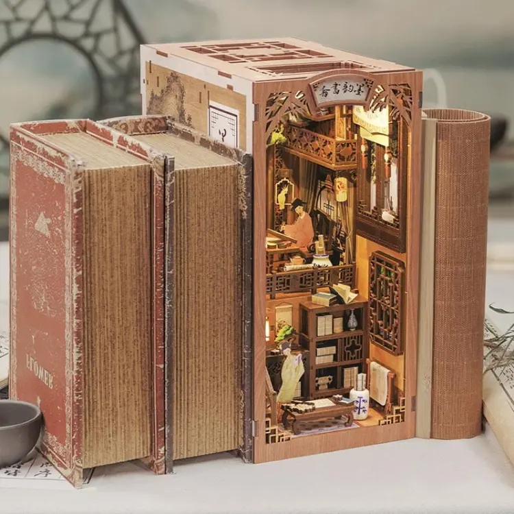 Altana Białej Orchidei*- Book Nook CuteBee