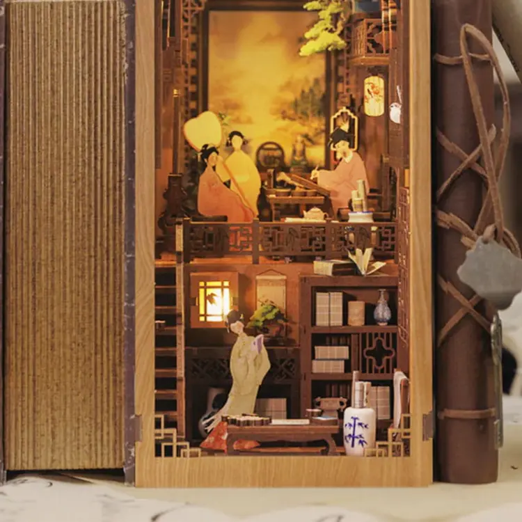Altana Białej Orchidei*- Book Nook CuteBee