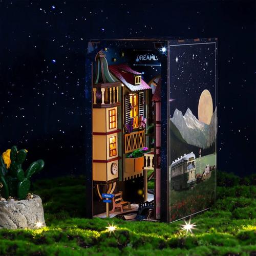 Spacer pod gwiazdami - Book Nook CuteBee