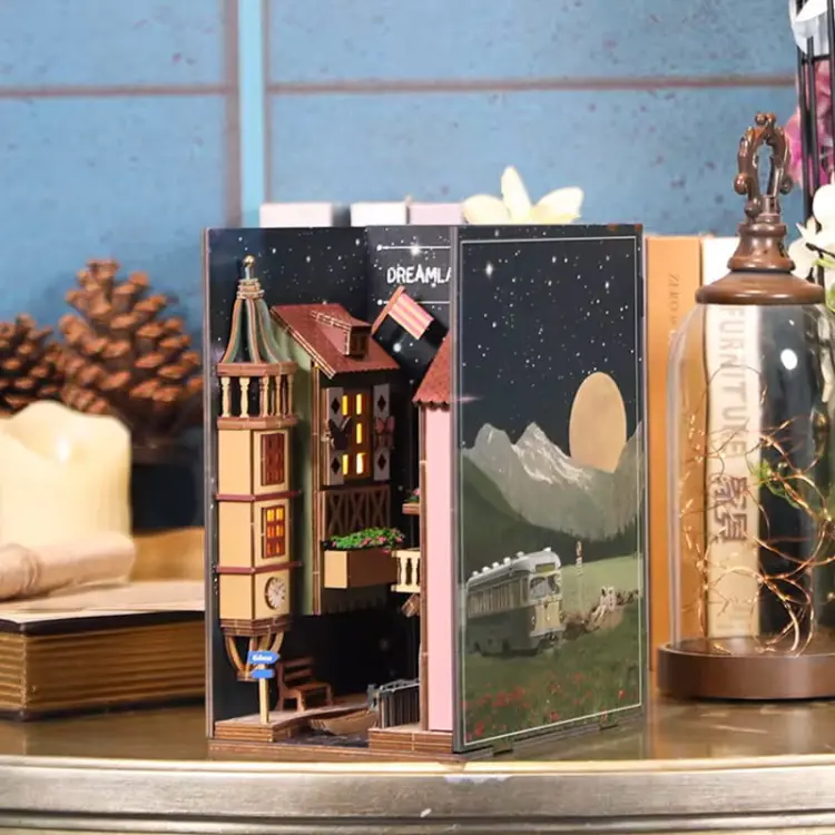 Spacer pod gwiazdami - Book Nook CuteBee