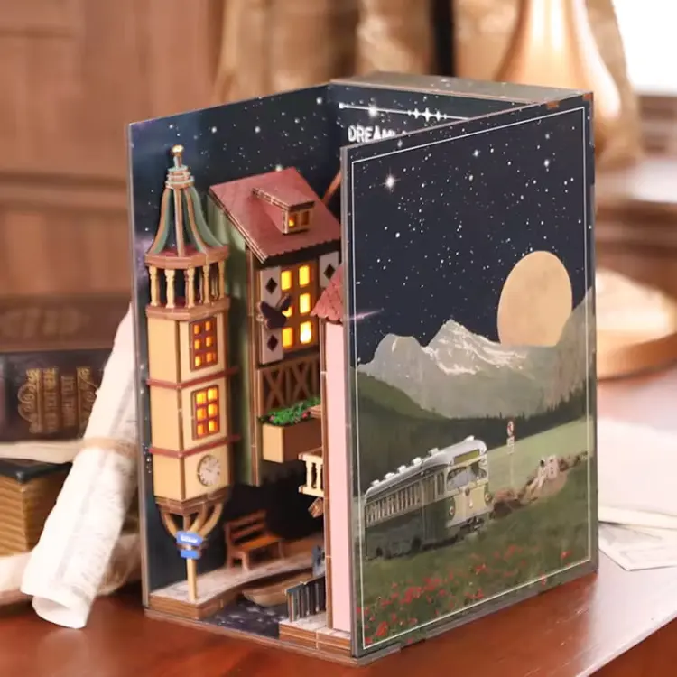 Spacer pod gwiazdami - Book Nook CuteBee