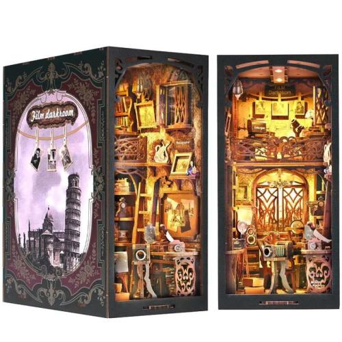 Fotografia z dawnych lat* - Miniaturowy domek Book Nook Aslowsnail