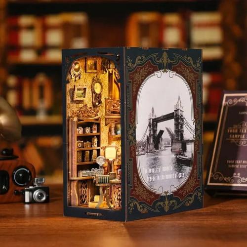 Fotografia z dawnych lat* - Miniaturowy domek Book Nook Aslowsnail