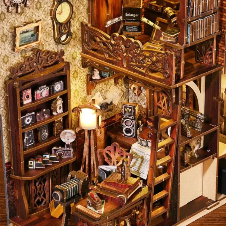 Fotografia z dawnych lat* - Miniaturowy domek Book Nook Aslowsnail