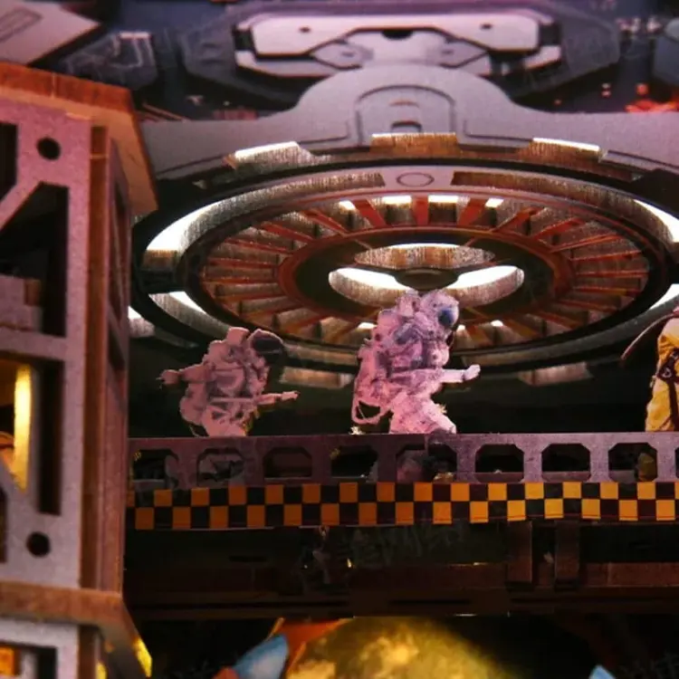 Interstellar*- Miniaturowy domek Book Nook Aslowsnail