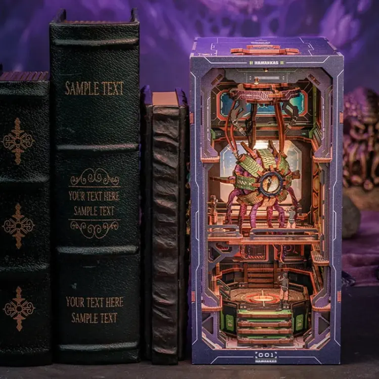 Oko Boga*- Miniaturowy domek Book Nook CuteBee