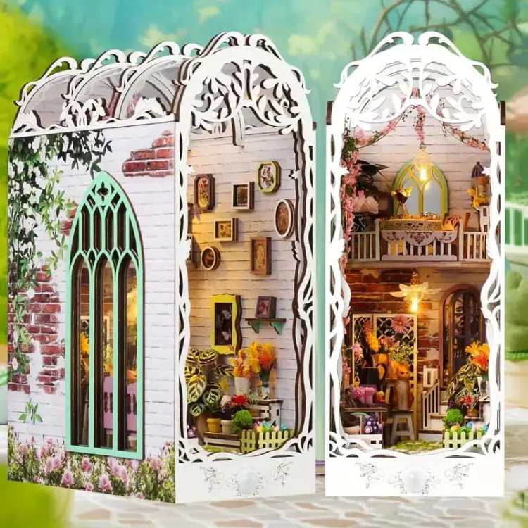 Domek w Dolinie kwiatów* - Book Nook