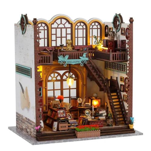 Księgarnia Esy i floresy* - Miniaturowy domek