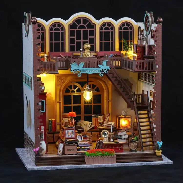 Księgarnia Esy i floresy* - Miniaturowy domek
