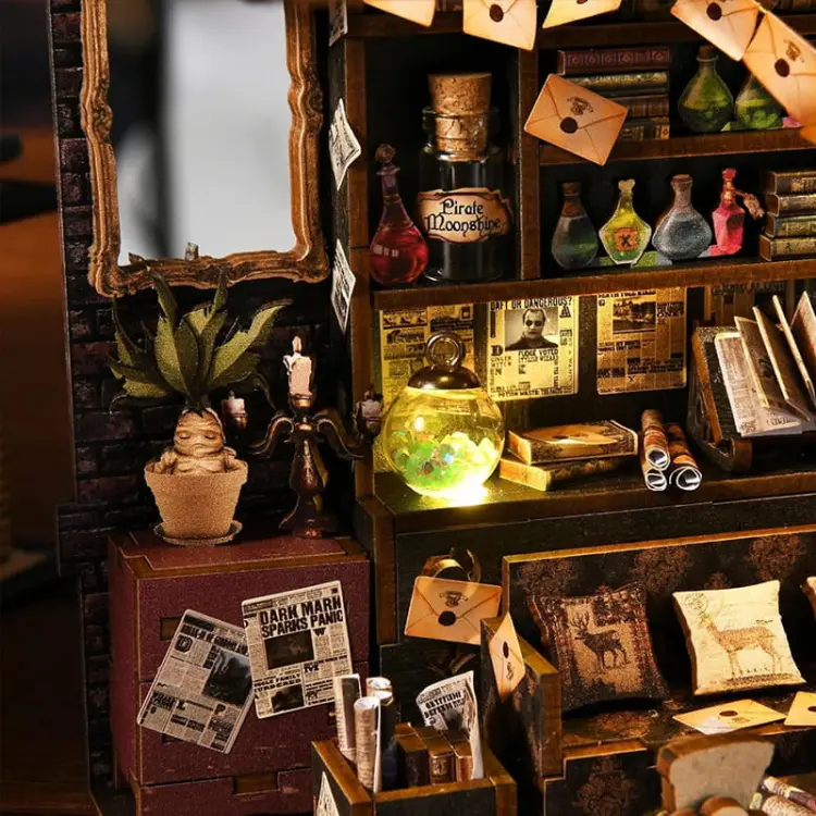Dom czarów* - Miniaturowy domek Book Nook Aslowsnail