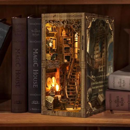 Księga zaklęć ochronnych* - Book Nook