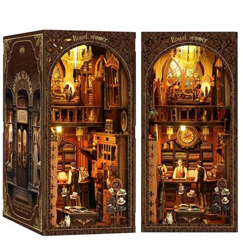 Królewski krawiec* - Book Nook
