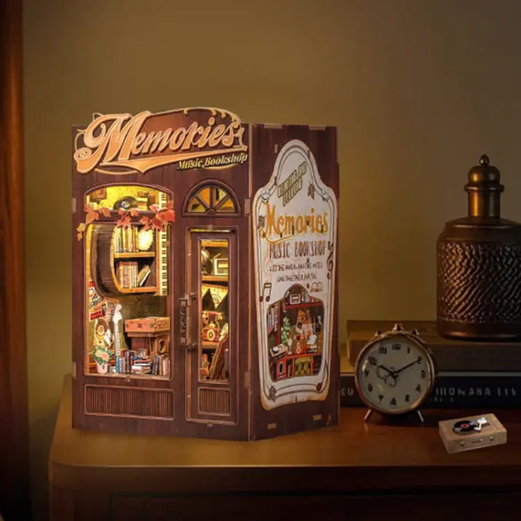 Retro Winyle* - Miniaturowy domek mini Book Nook CuteBee