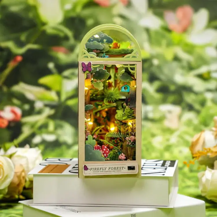 Zaczarowany las - Miniaturowy domek Book Nook