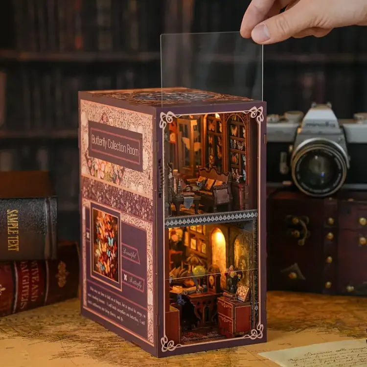 Muzeum motyli*- Miniaturowy domek Book Nook Aslowsnail