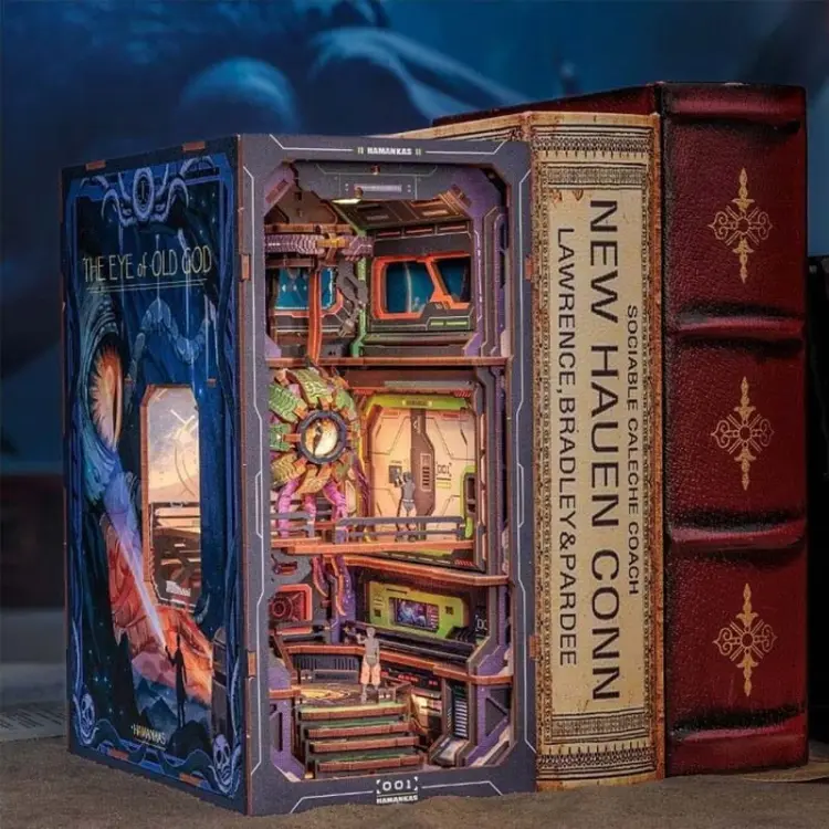 Oko Boga*- Miniaturowy domek Book Nook CuteBee