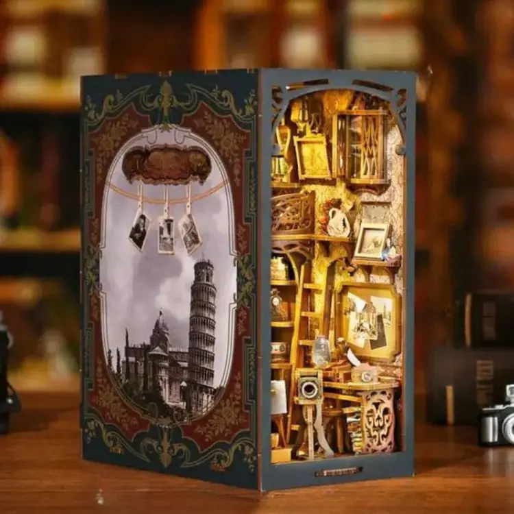 Fotografia z dawnych lat* - Miniaturowy domek Book Nook Aslowsnail