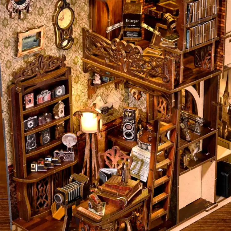 Fotografia z dawnych lat* - Miniaturowy domek Book Nook Aslowsnail